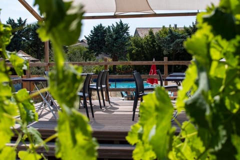 Camping Sud Ardèche 3 étoiles familial piscine chauffée Gorges de l Ardèche Saint Remèze Campground/ 
RV Resort in Provence-Alpes-Côte d'Azur