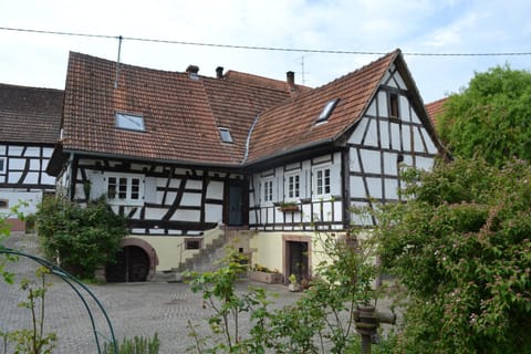 Property building, Patio, Facade/entrance