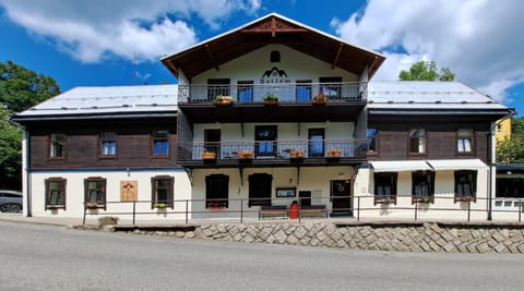 Property building, Balcony/Terrace, Balcony/Terrace