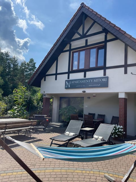 Property building, Seating area, sunbed