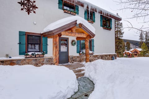 400 Whispering Pines House in Blue River