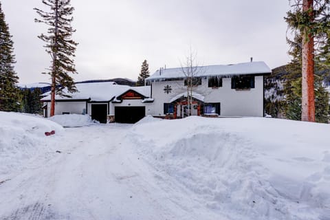 400 Whispering Pines House in Blue River