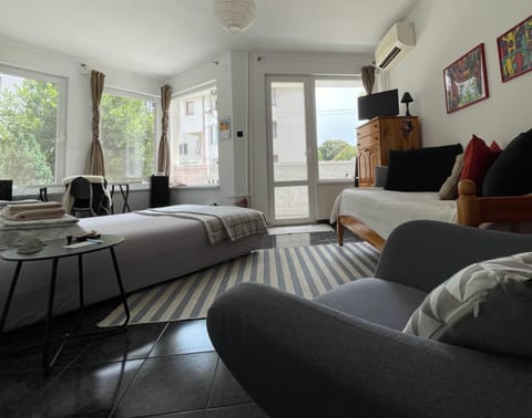 Bed, Living room, Photo of the whole room, Seating area, Bedroom