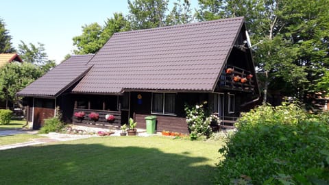 Facade/entrance, Summer, Garden
