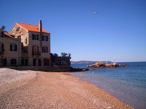 Property building, Facade/entrance, Beach