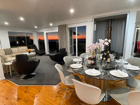 View (from property/room), Lounge or bar, Dining area
