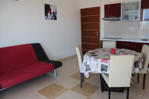 Coffee/tea facilities, Living room, Seating area, Dining area