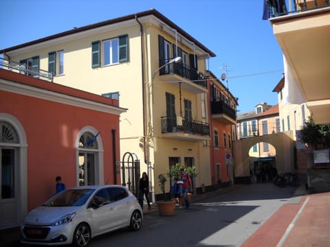 Property building, Neighbourhood, City view