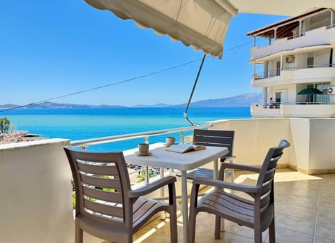 Day, Natural landscape, View (from property/room), Balcony/Terrace, Seating area, Dining area, Sea view