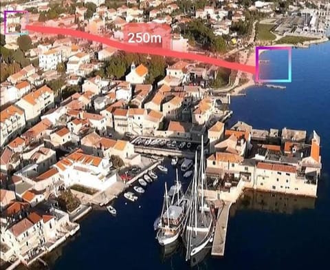 Property building, Nearby landmark, Neighbourhood, Sea view, Street view, Location