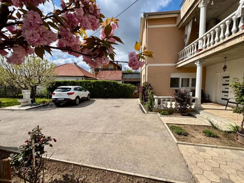 Apartment Milos Apartment in Belgrade