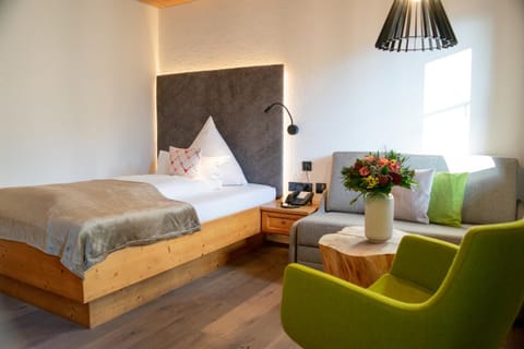 Living room, Photo of the whole room, Seating area, Bedroom