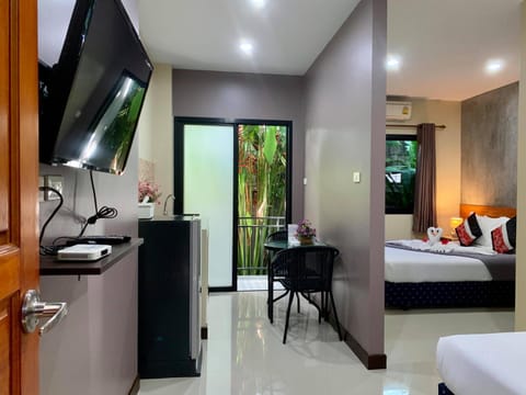 Bed, Coffee/tea facilities, Balcony/Terrace, Kitchen or kitchenette, Living room, Other, Other, Photo of the whole room, Decorative detail, Decorative detail, Dining area, Bedroom, Garden view, Area and facilities, Inner courtyard view