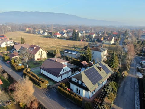 Property building, Day, Neighbourhood, Natural landscape, Bird's eye view, City view, Mountain view, Street view