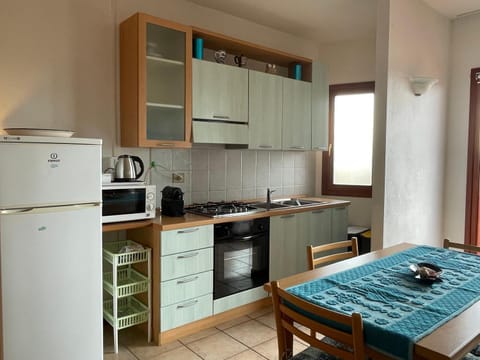 Coffee/tea facilities, Kitchen or kitchenette, oven, toaster