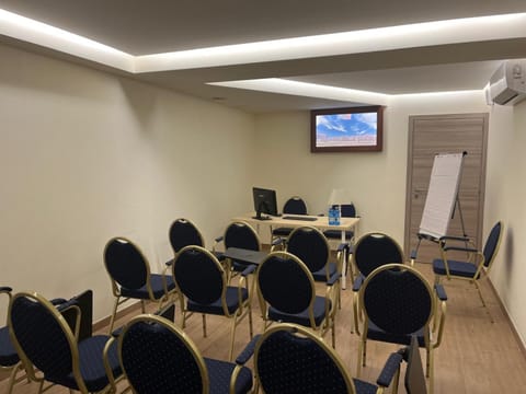 Meeting/conference room