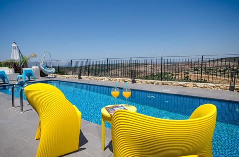 Day, Solarium, View (from property/room), Mountain view, Pool view, Swimming pool