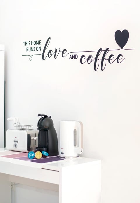 Coffee/tea facilities, toaster