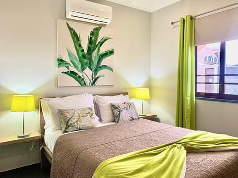 Bed, Photo of the whole room, Bedroom, air conditioner