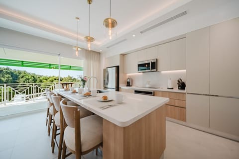 Dining area, Food, oven, stove