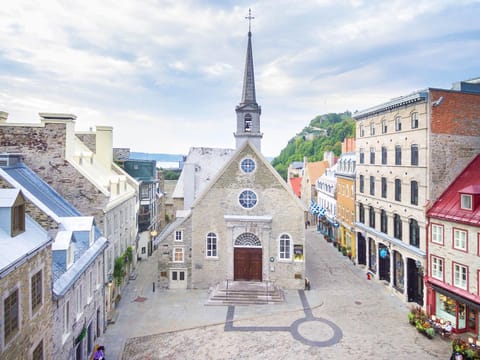 Neighbourhood, Landmark view