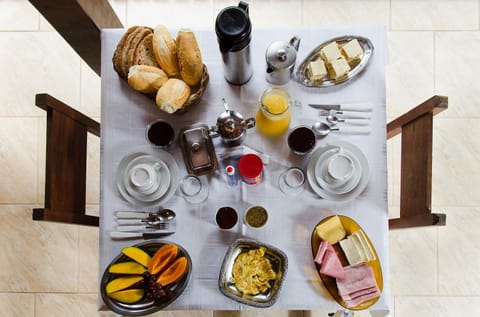 Area and facilities, Breakfast