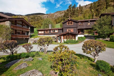 Property building, Day
