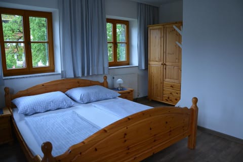 Bauernhof "Unteres Feld" Farm Stay in Altmünster