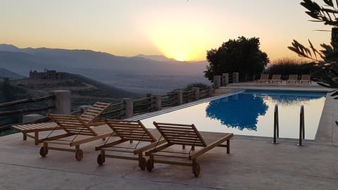 Nearby landmark, Swimming pool