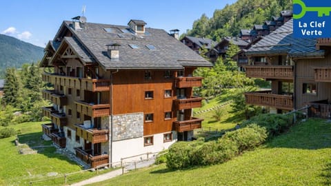 Property building, Spring, Day, Natural landscape, Mountain view, Street view