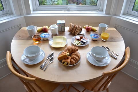 Dining area, Continental breakfast