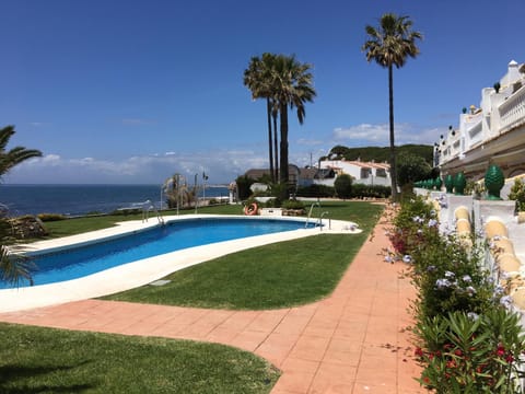 Swimming pool, Swimming pool