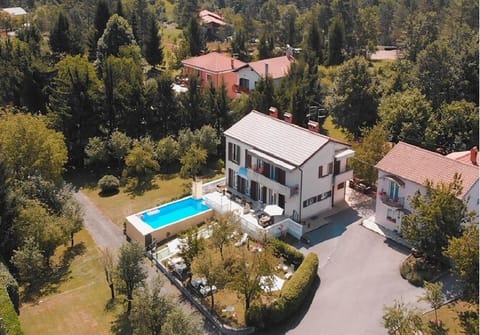 Property building, Neighbourhood, Beach, Swimming pool