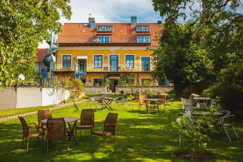 Property building, Patio, Garden, Garden