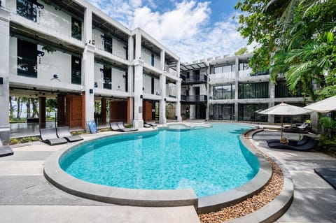 Property building, Swimming pool