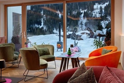 Living room, Seating area