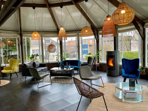 Communal lounge/ TV room, Lounge or bar, Seating area