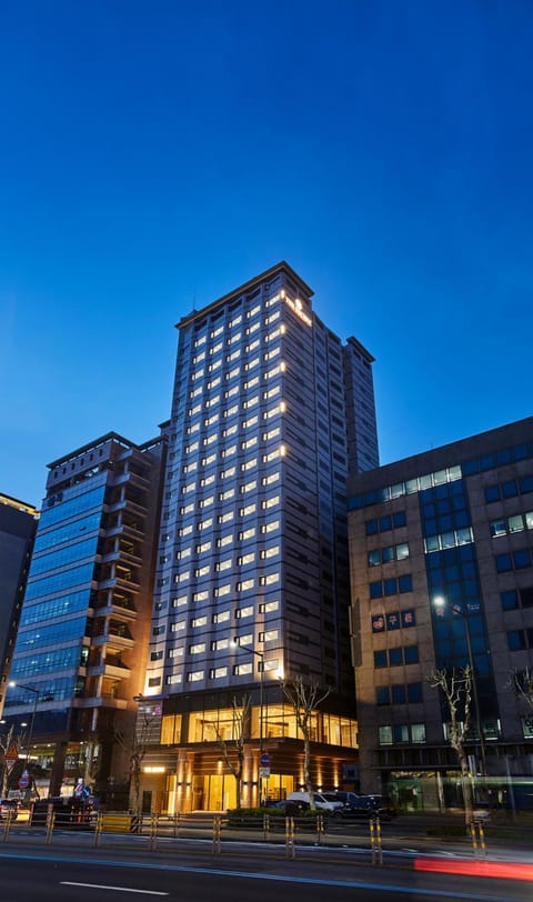Property building, Facade/entrance