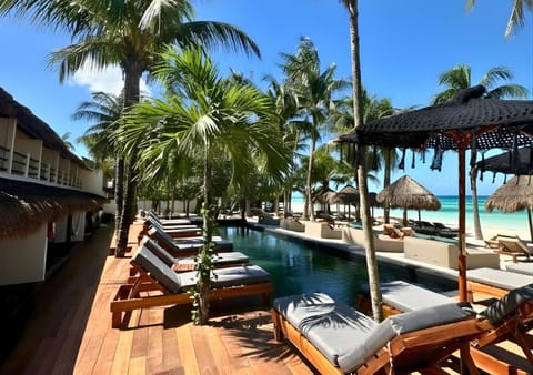 Swimming pool