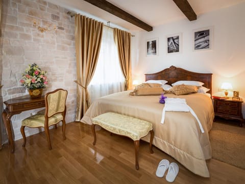 Opera Heritage Rooms Bed and Breakfast in Split