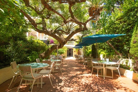 Facade/entrance, Garden, Garden