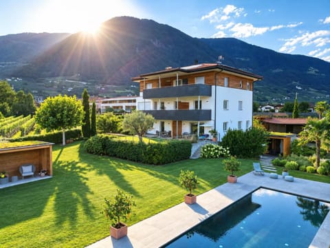 Property building, Garden, Garden, Garden view, Swimming pool