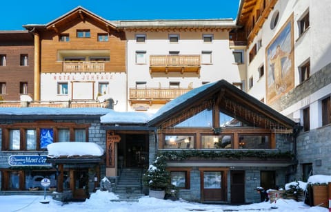 Property building, Winter