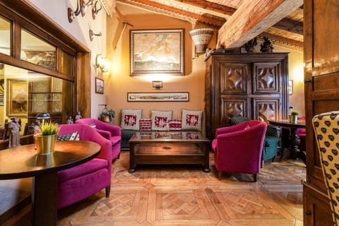 Living room, Lounge or bar