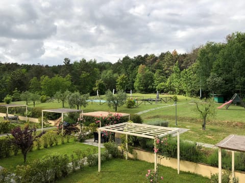SunnySide Pool and relax in Lucca hills House in Lucca