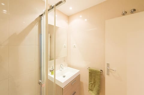 Bathroom, Internal: Not applicable to any particular room