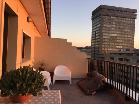 Off site, Balcony/Terrace, Other, On site, Street view