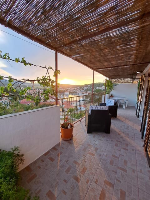 Day, Natural landscape, View (from property/room), Balcony/Terrace
