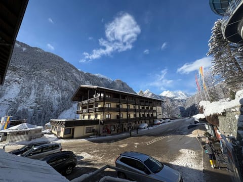 Property building, Winter, Mountain view