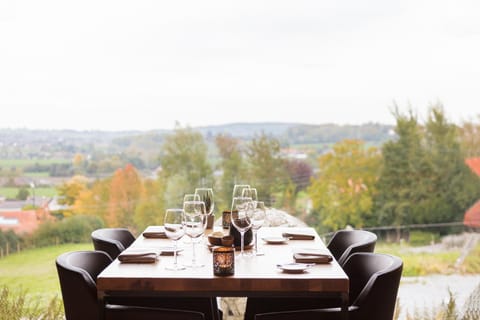 Restaurant/places to eat, Dining area
